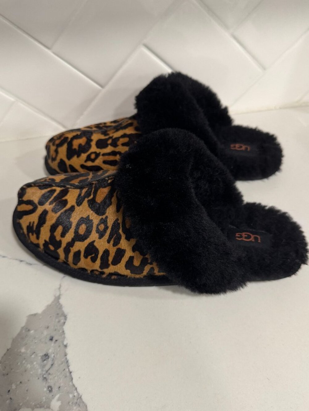 UGG Leopard Print Fuzzy Scuff Slippers Women’s 9
